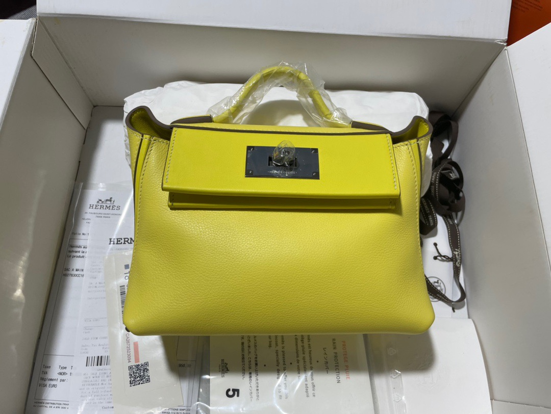 Hermes Kelly 2424 29cm Handbag in Yellow Clemence Leather